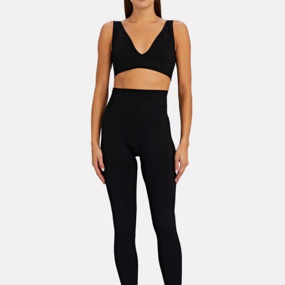 WeWoreWhat Circular Knit V-Neck Bralette Black Size XSNWT